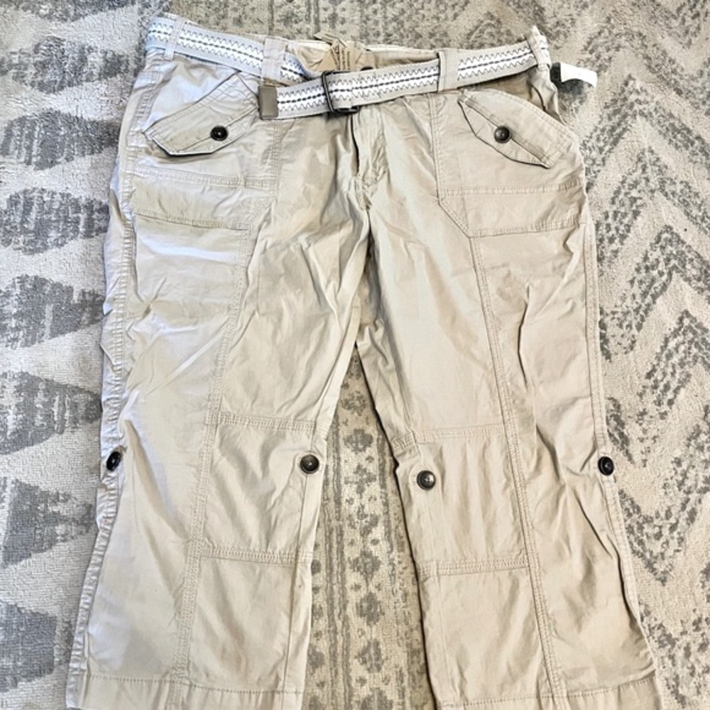 🆕 SUKO Capris, Size 16, Ivory/Beige, NWT, Embroidered belt